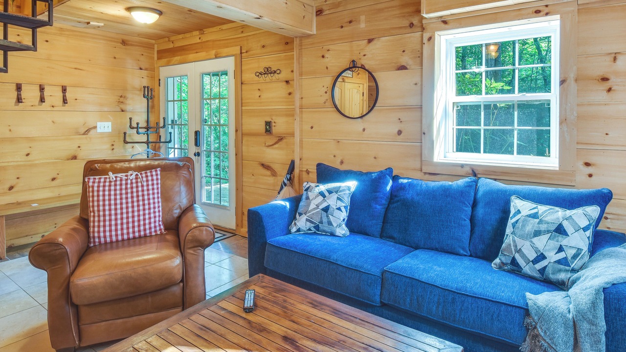 Photo of Livingroom in Lakemont