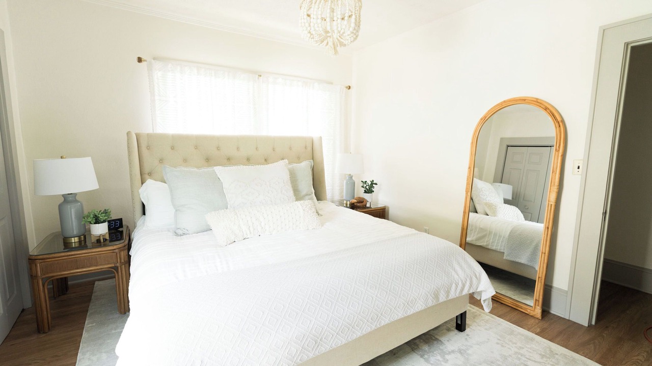 Photo of Bedroom in West Side Historic District
