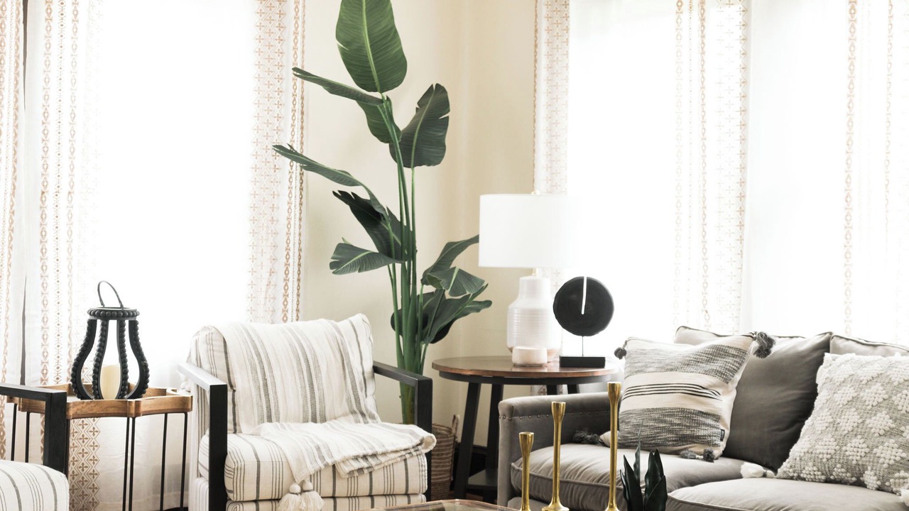 Photo of Livingroom in West Side Historic District