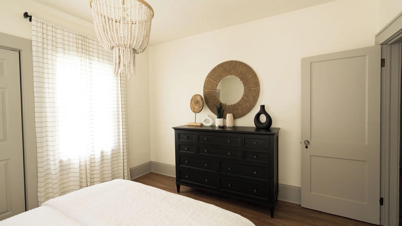 Photo of Bedroom in West Side Historic District
