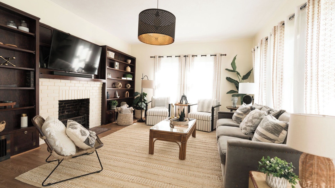 Photo of Livingroom in West Side Historic District