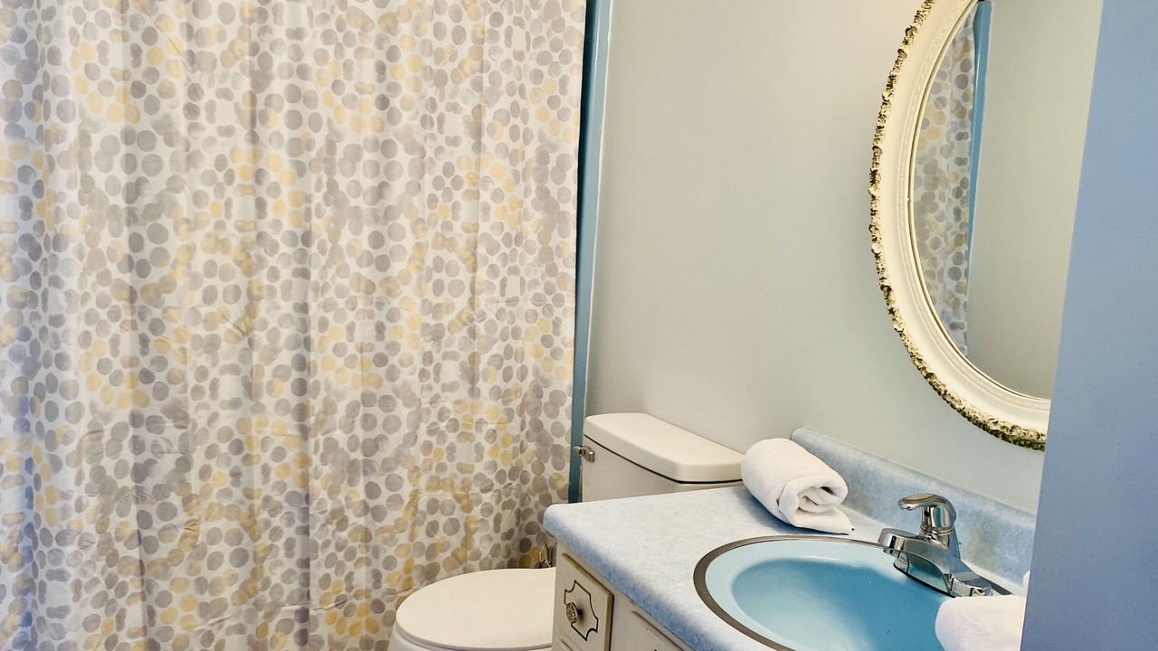 Photo of Bathroom in Kodak
