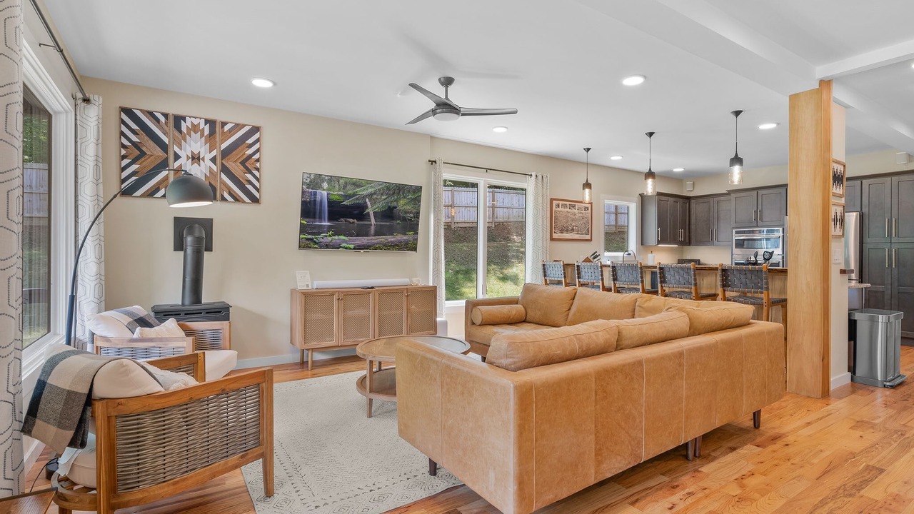Photo of Livingroom in Mills River
