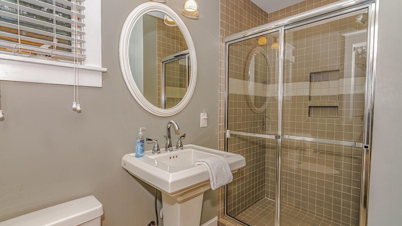 Photo of Bathroom in Cape Fear Station