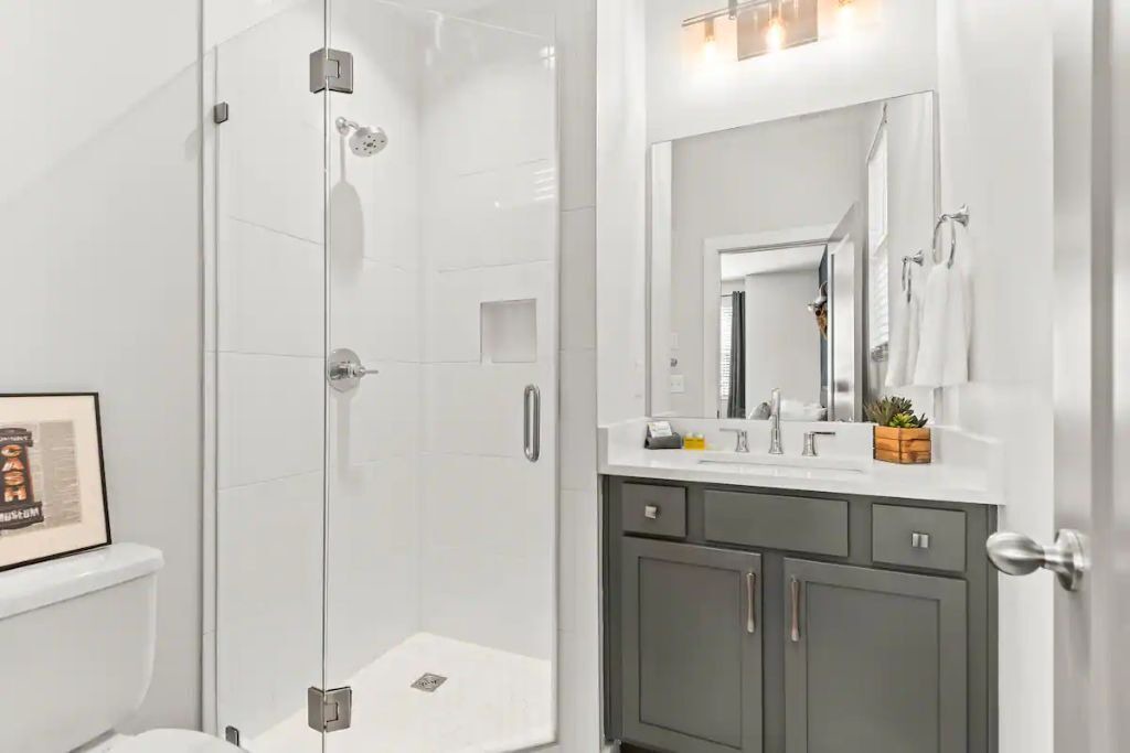 Photo of Bathroom in Hadley - Washington