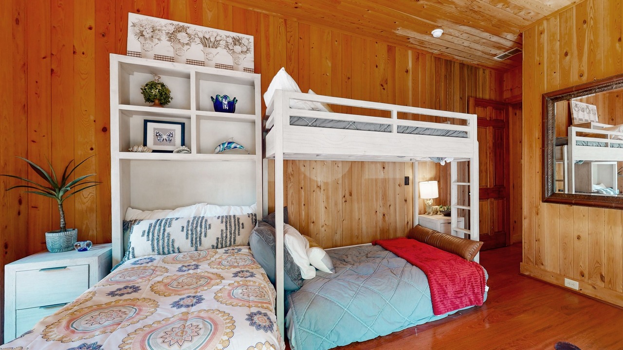 Photo of Bedroom in Dahlonega
