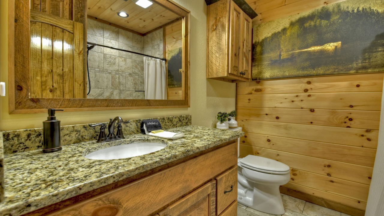 Photo of Bathroom in Cherry Log
