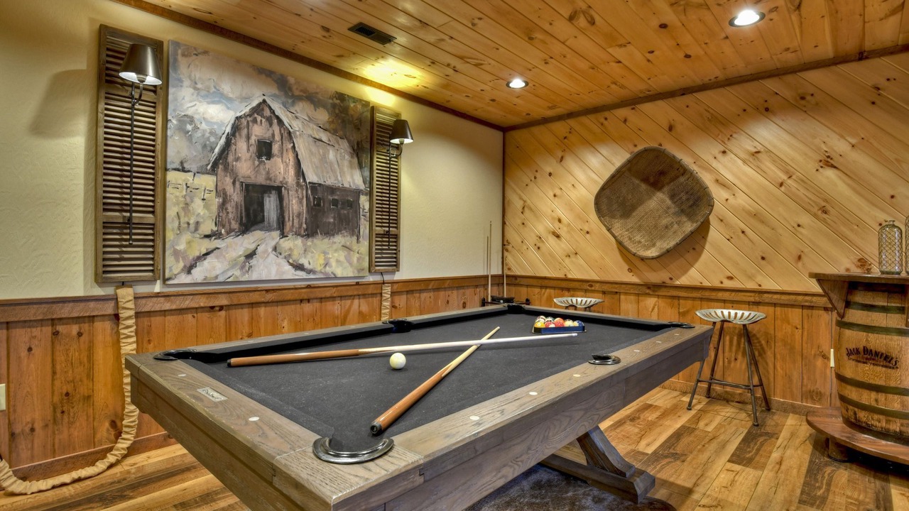 Photo of Bedroom in Cherry Log