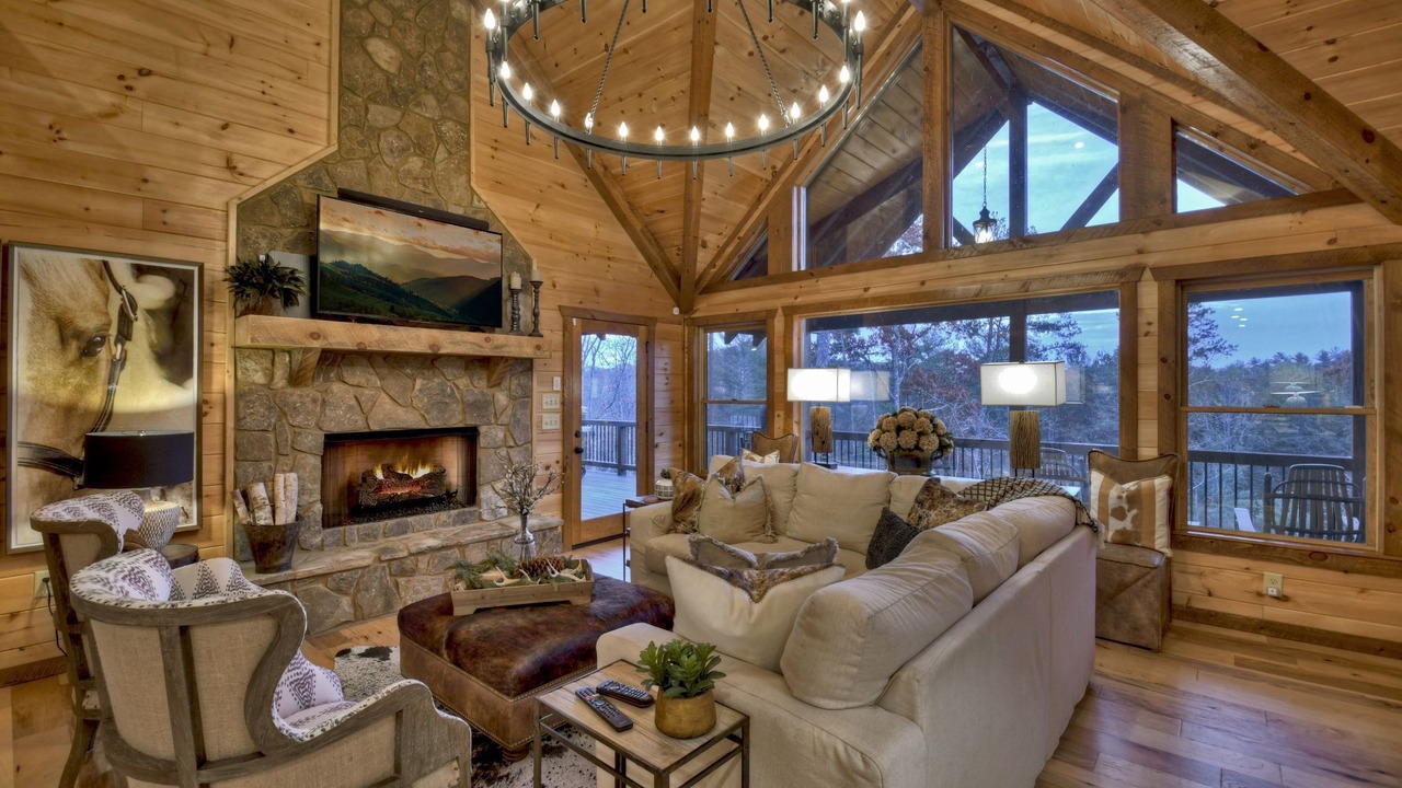Photo of Livingroom in Cherry Log