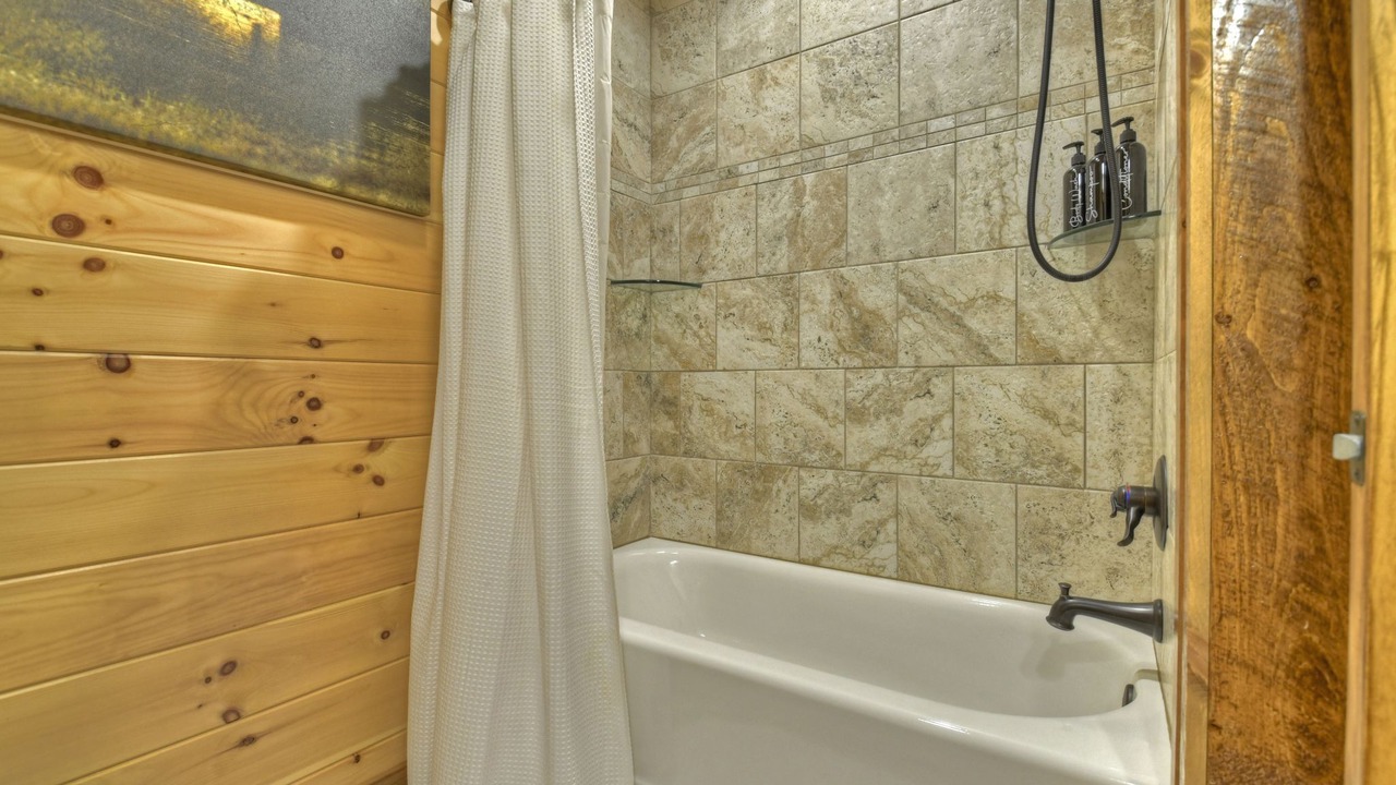 Photo of Bathroom in Cherry Log