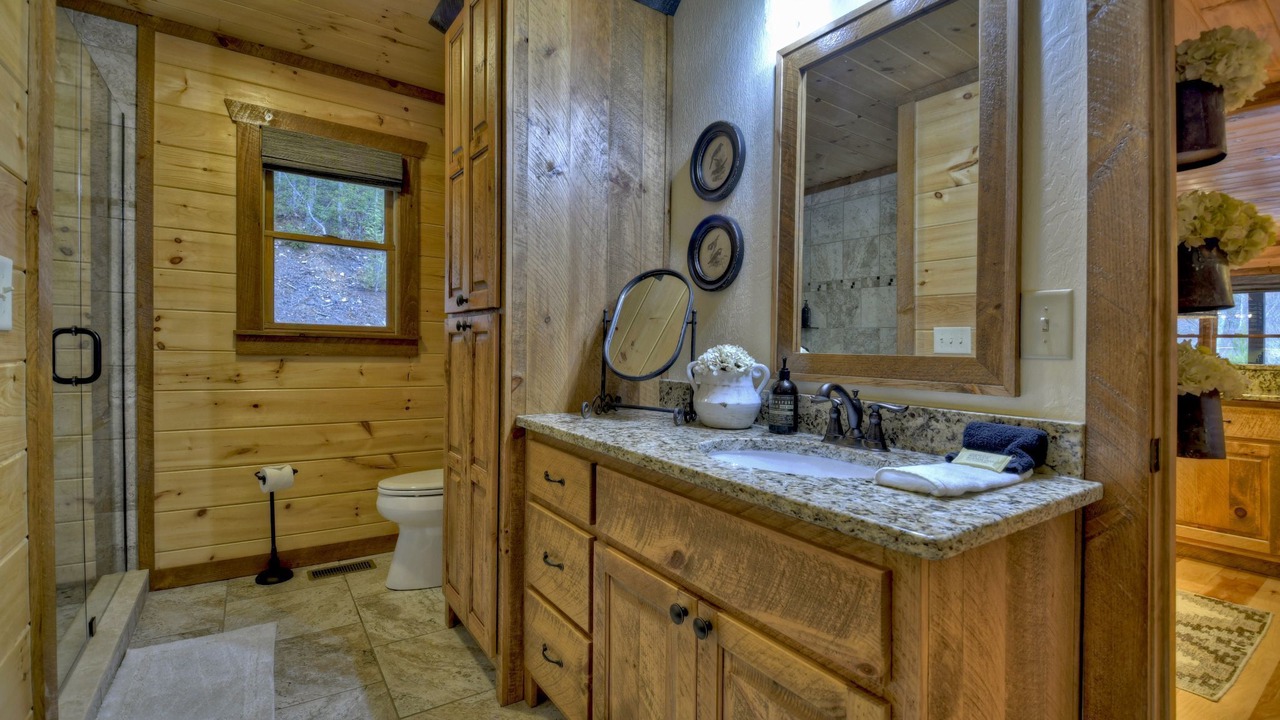 Photo of Bathroom in Cherry Log