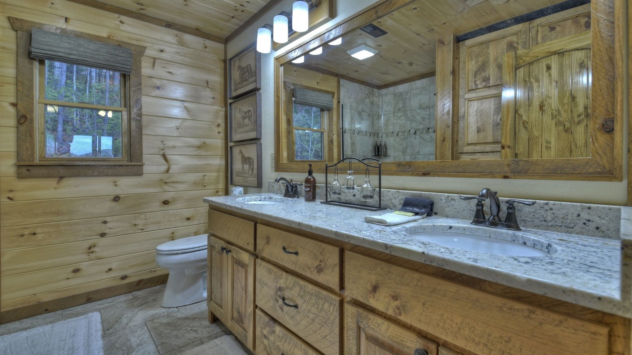 Photo of Bathroom in Cherry Log
