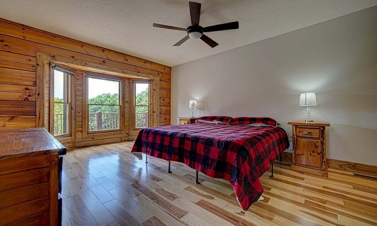 Photo of Bedroom in Hayesville