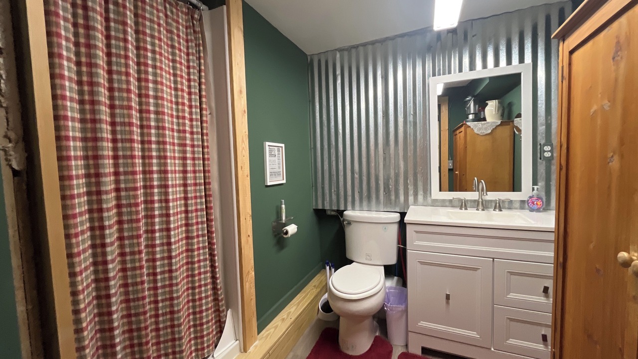 Photo of Bathroom in Pennington Bend