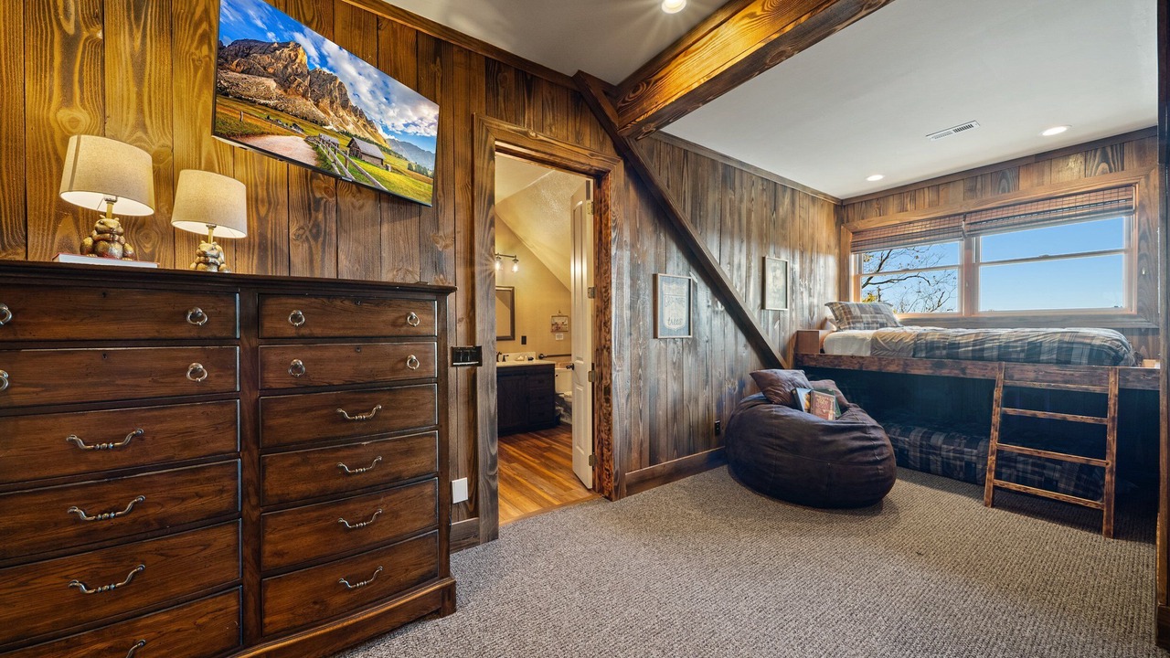 Photo of Bedroom in Blowing Rock