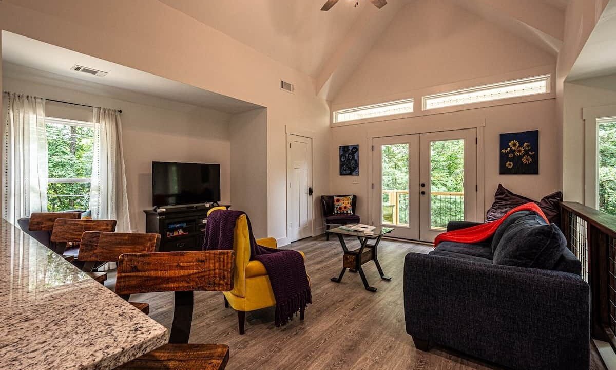 Photo of Livingroom in Dahlonega