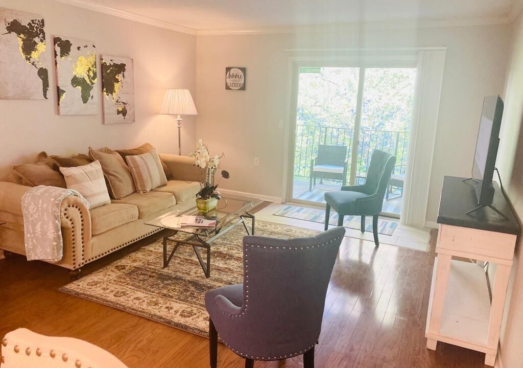 Photo of Livingroom in Sandy Springs