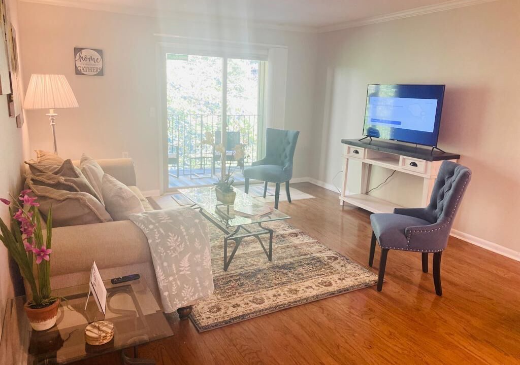 Photo of Livingroom in Sandy Springs