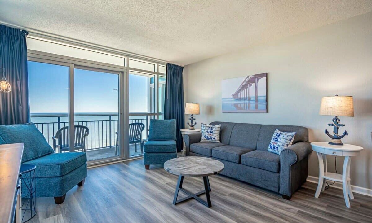 Photo of Livingroom in Downtown Myrtle Beach