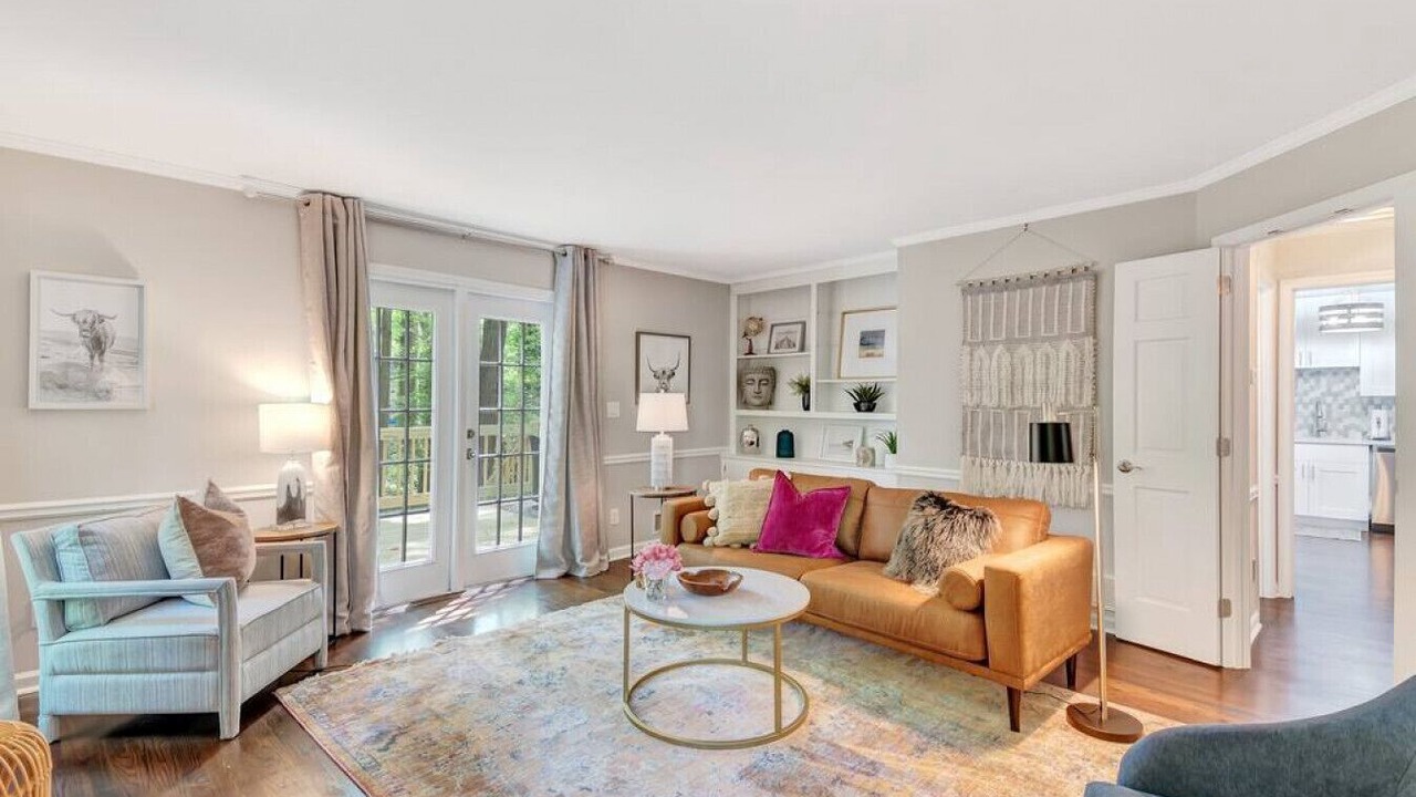 Photo of Livingroom in Dunwoody