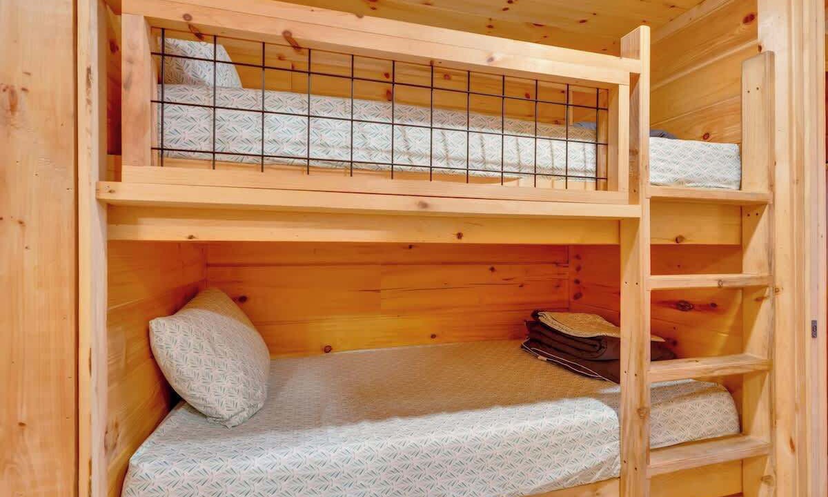Photo of Bedroom in Lookout Valley Neighborhood Association