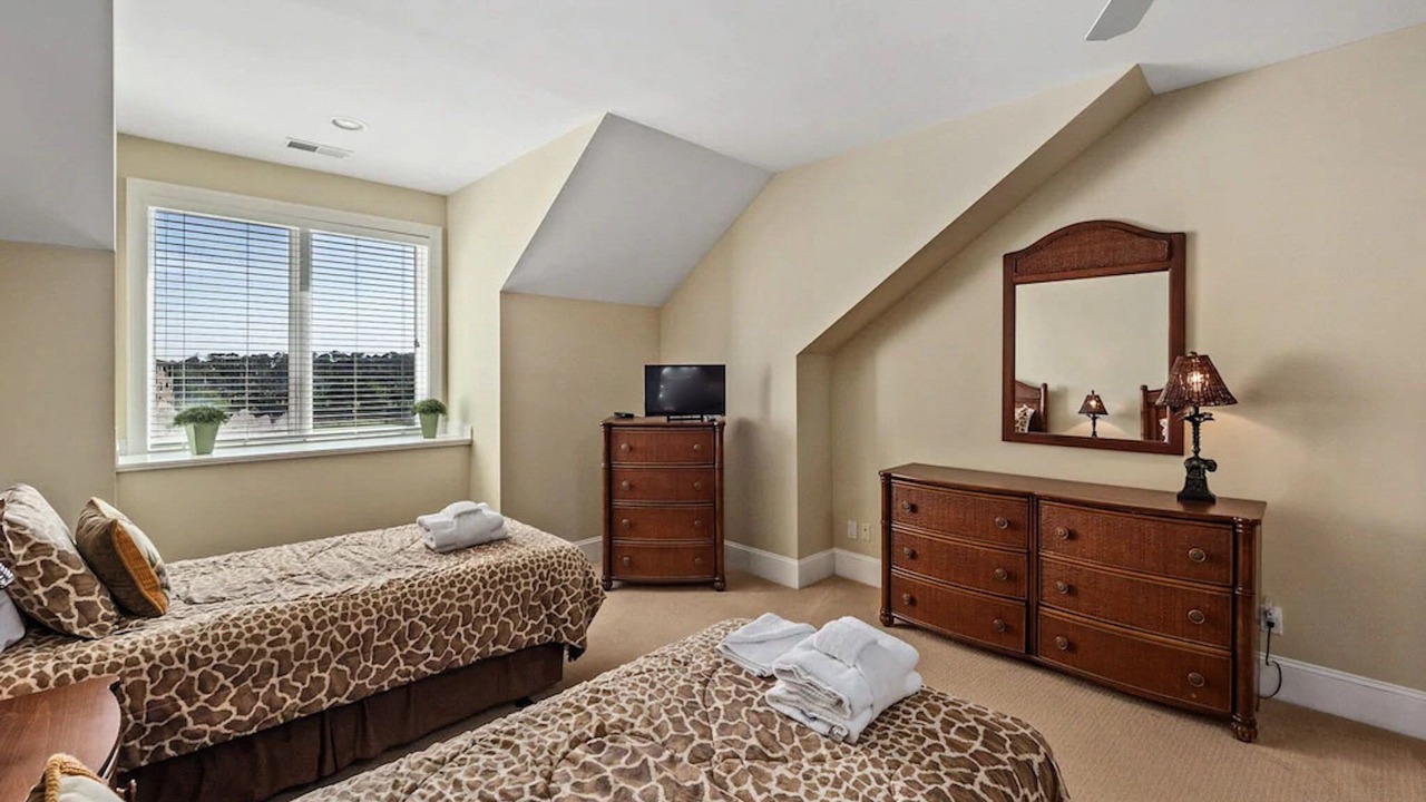 Photo of Bedroom in Palmetto Dunes