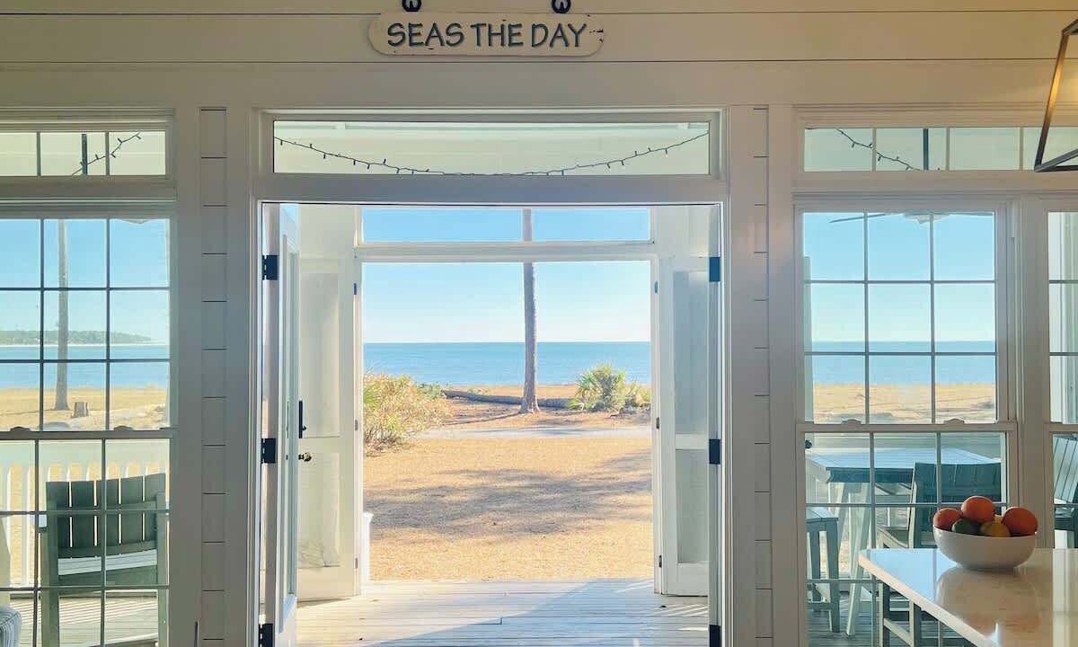 Photo of Livingroom in Melrose on the Beach