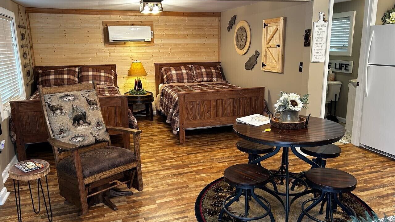 Photo of Bedroom in Byrdstown