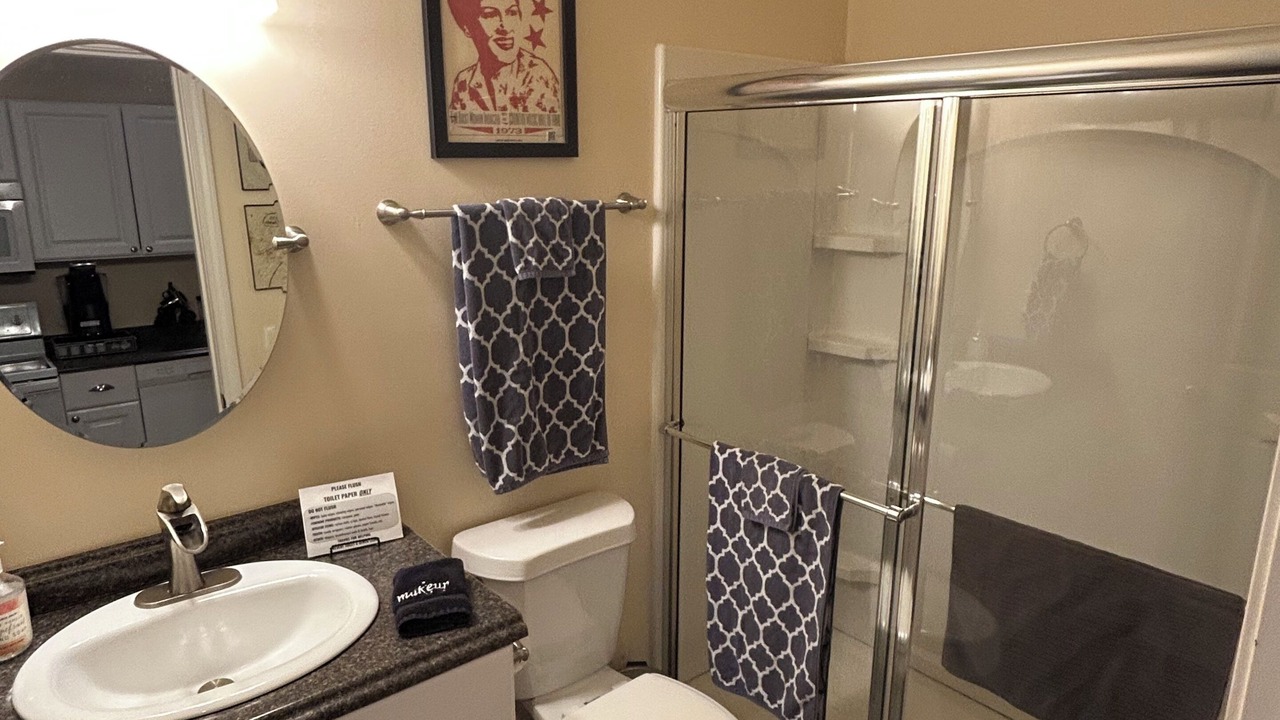Photo of Bathroom in Shelby Hills