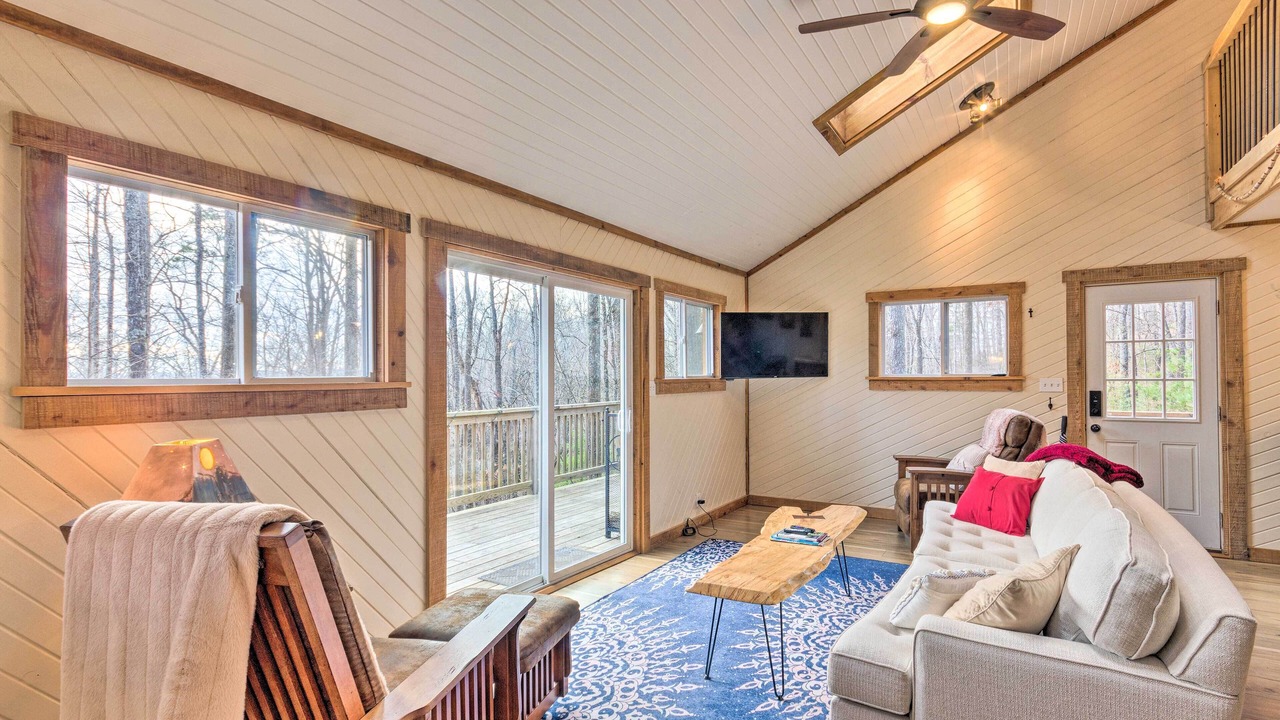 Photo of Bedroom in Hendersonville