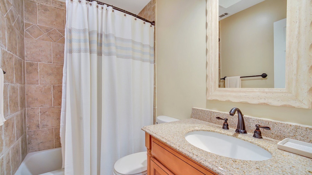 Photo of Bathroom in Shipyard Plantation