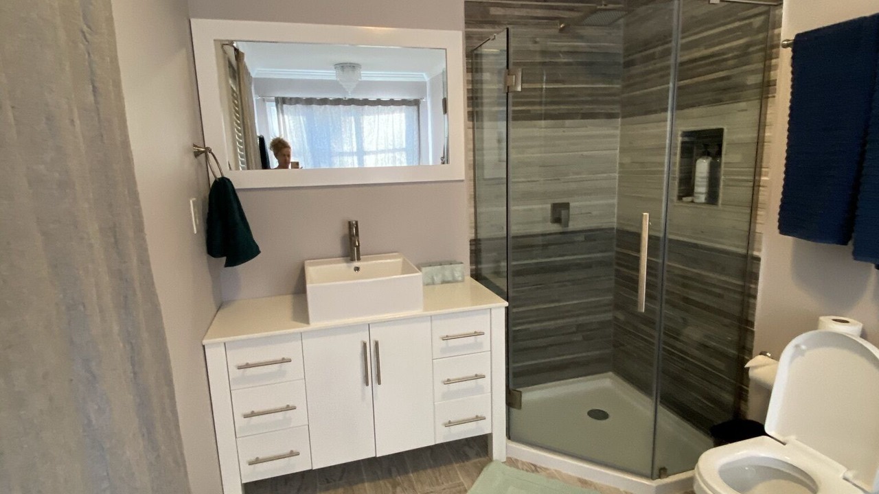 Photo of Bathroom in Martin