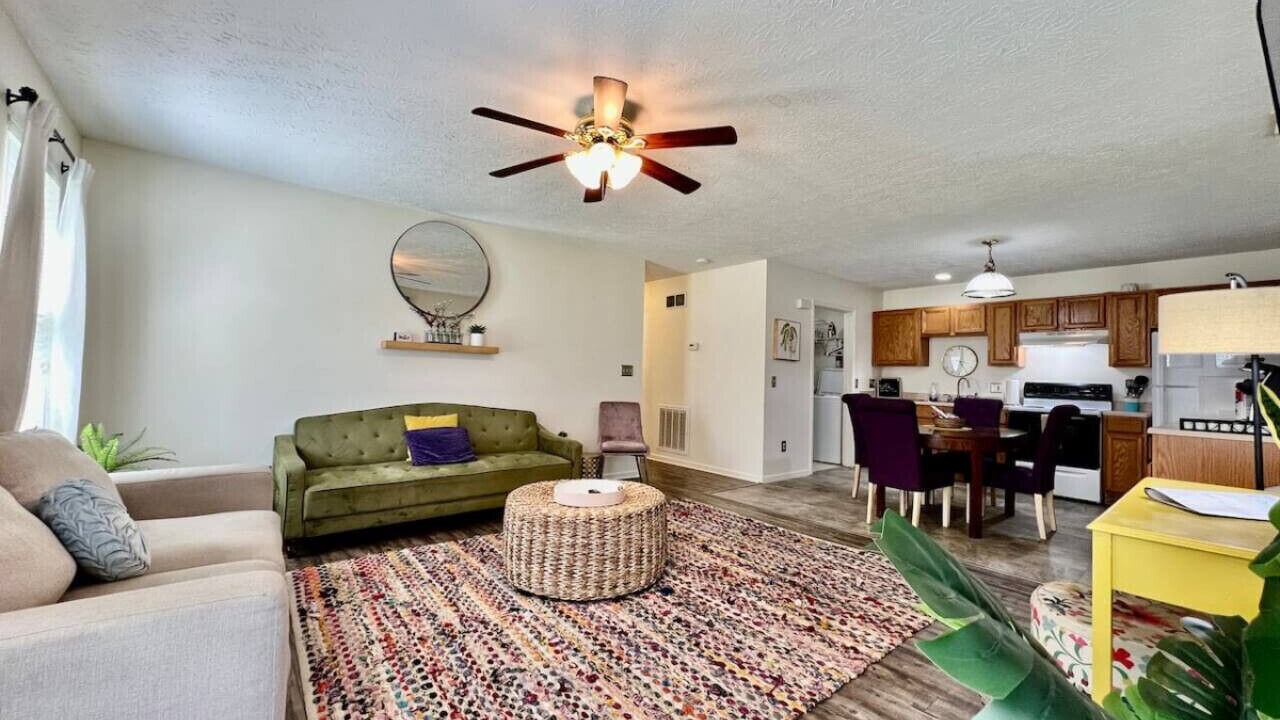 Photo of Livingroom in Monroe