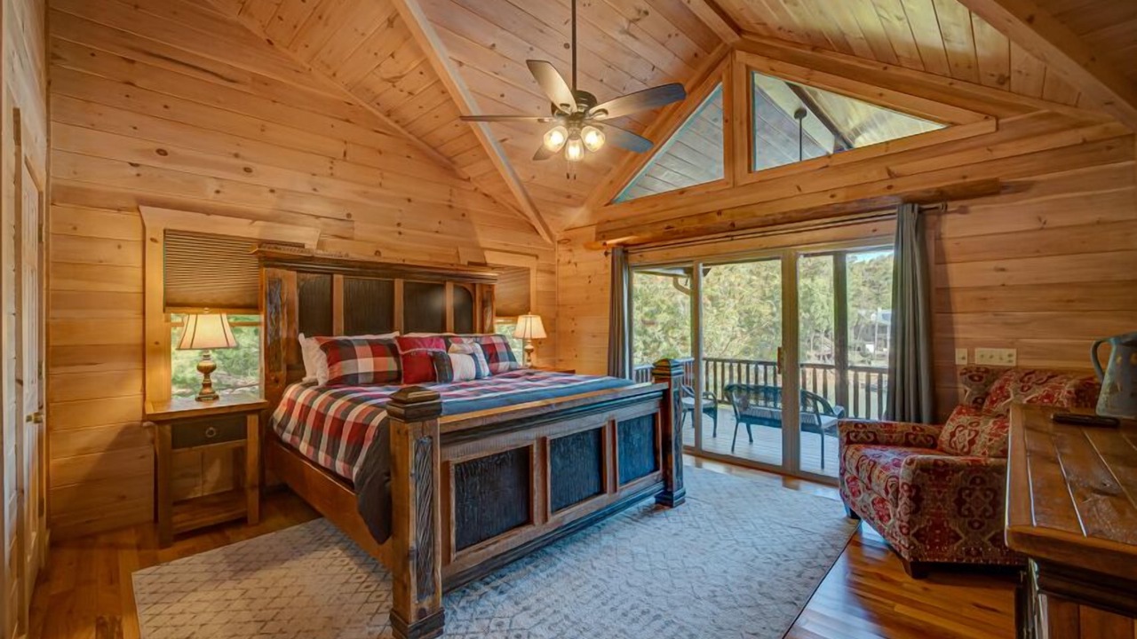 Photo of Bedroom in Necowa Cove