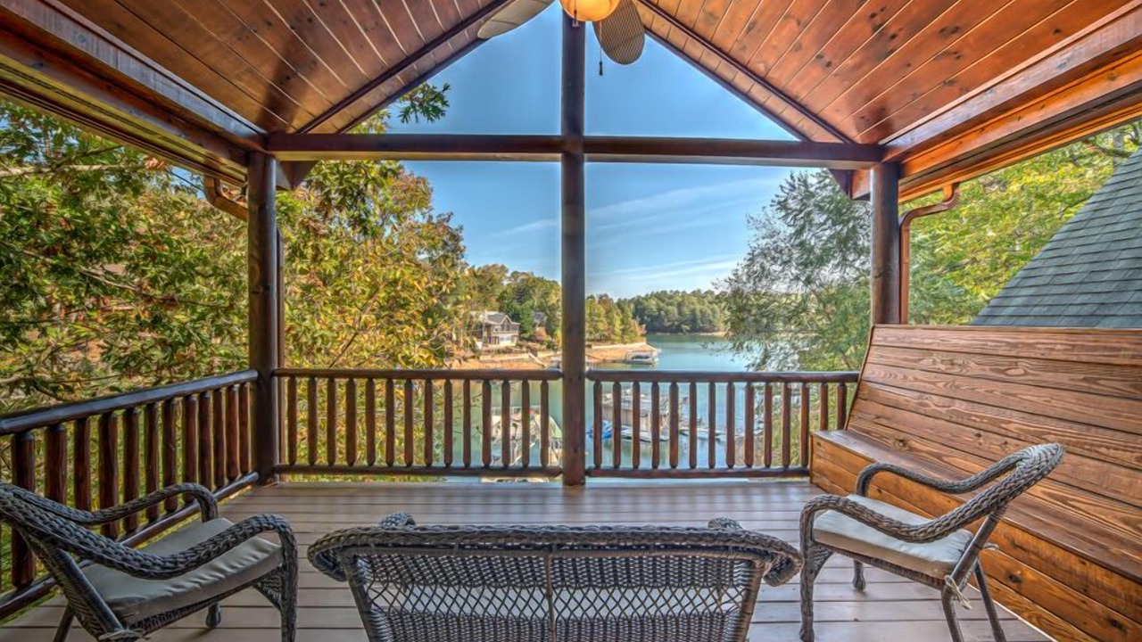 Photo of Patio Balcony in Necowa Cove