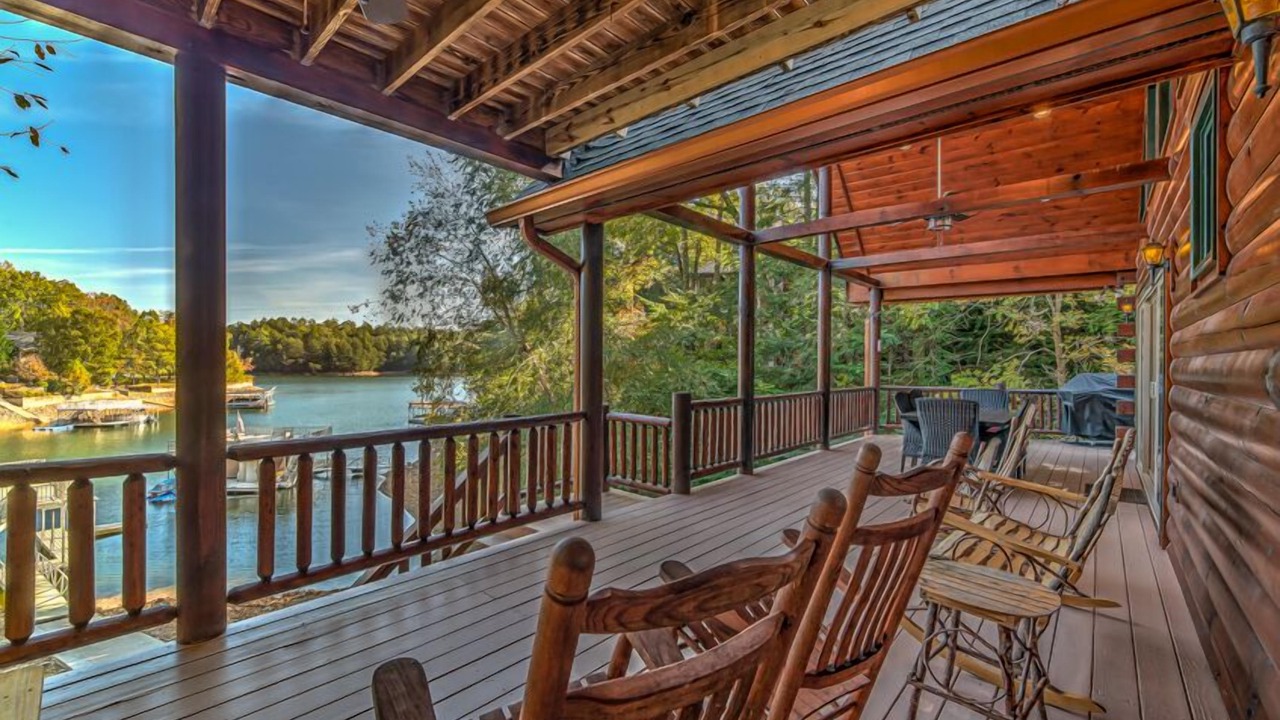 Photo of Patio Balcony in Necowa Cove