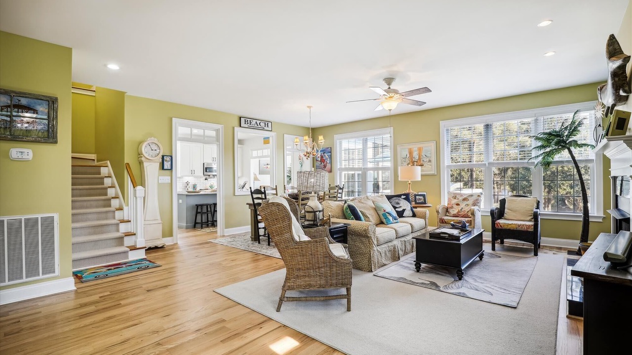 Photo of Livingroom in North Litchfield Beach