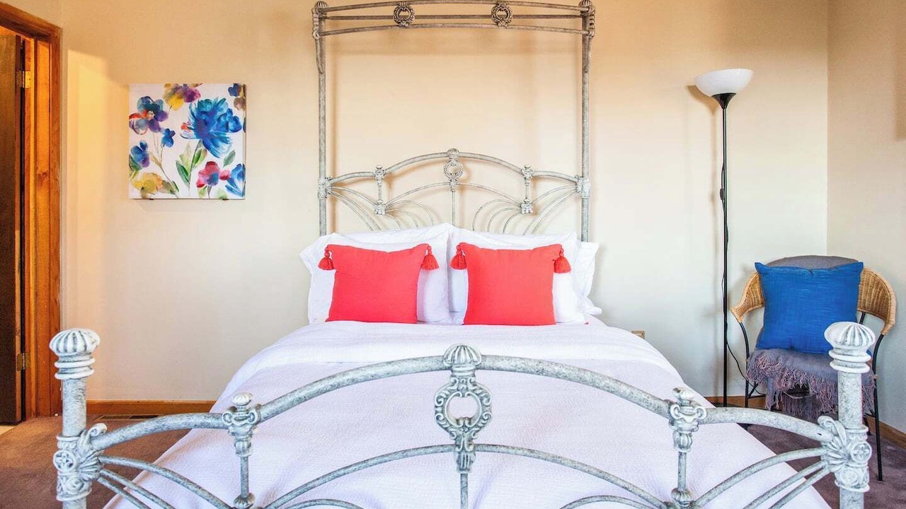 Photo of Bedroom in Salem