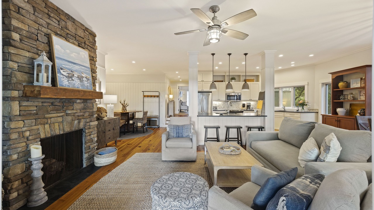 Photo of Livingroom in West Beach Village