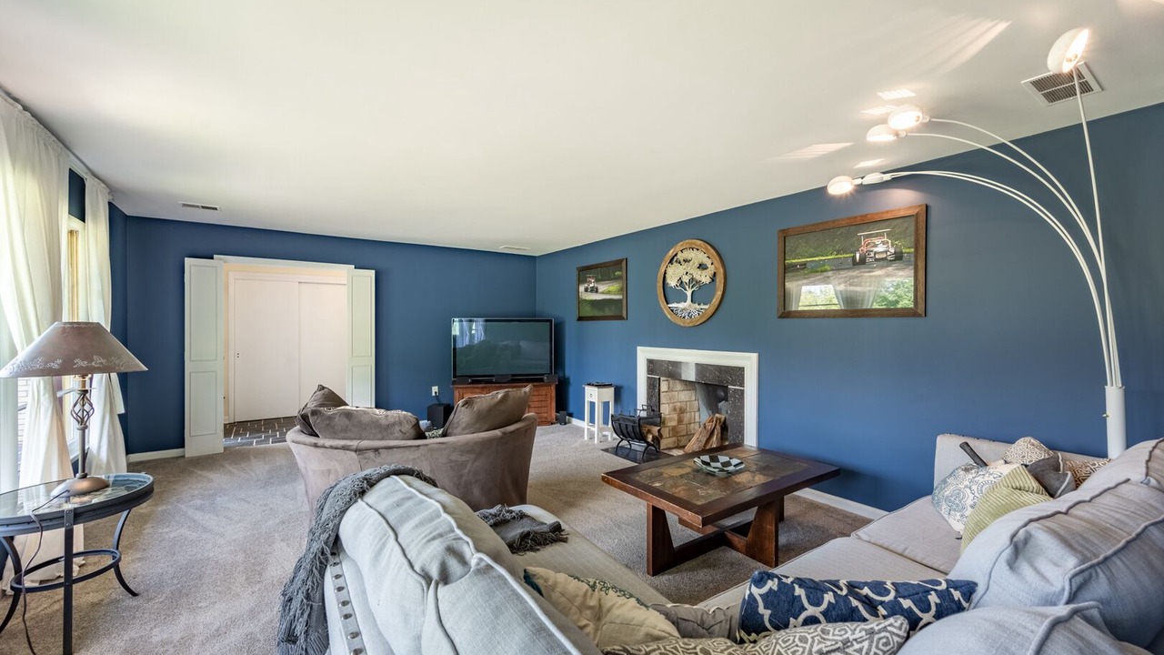 Photo of Livingroom in Clarkesville