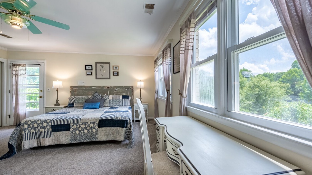 Photo of Bedroom in Clarkesville