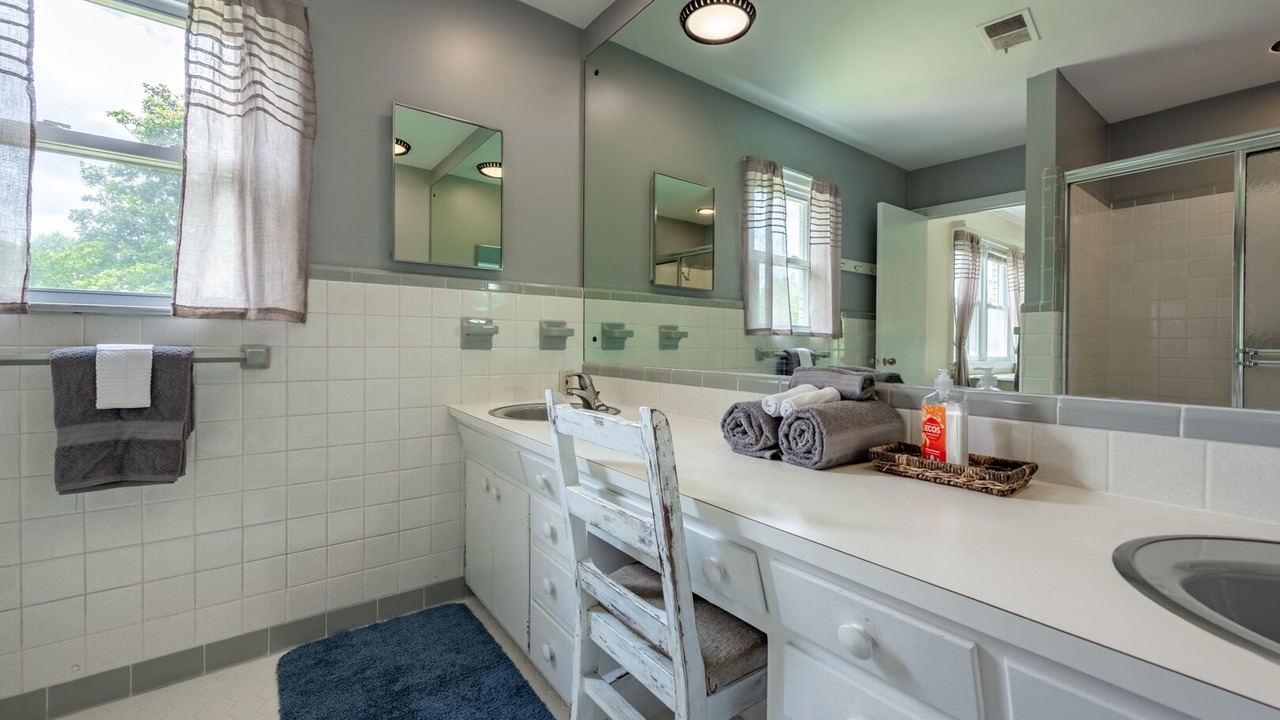 Photo of Bathroom in Clarkesville
