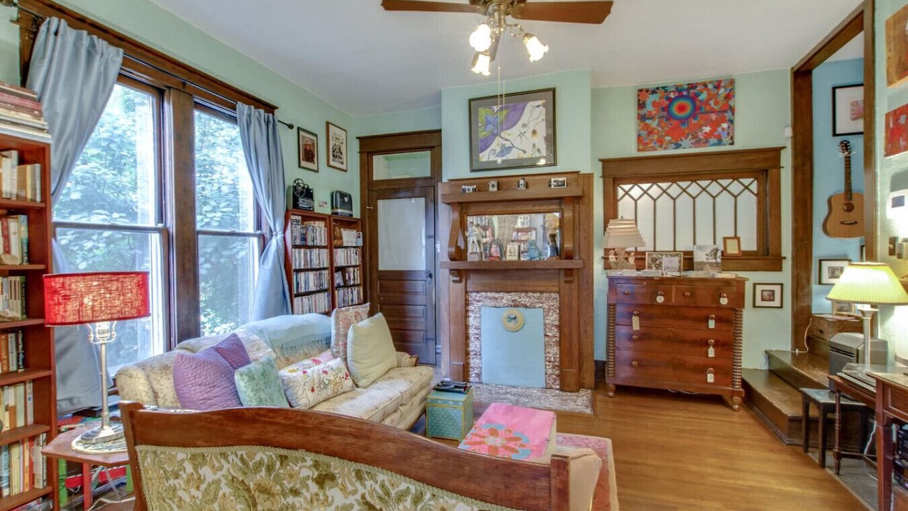 Photo of Livingroom in Lockeland Springs