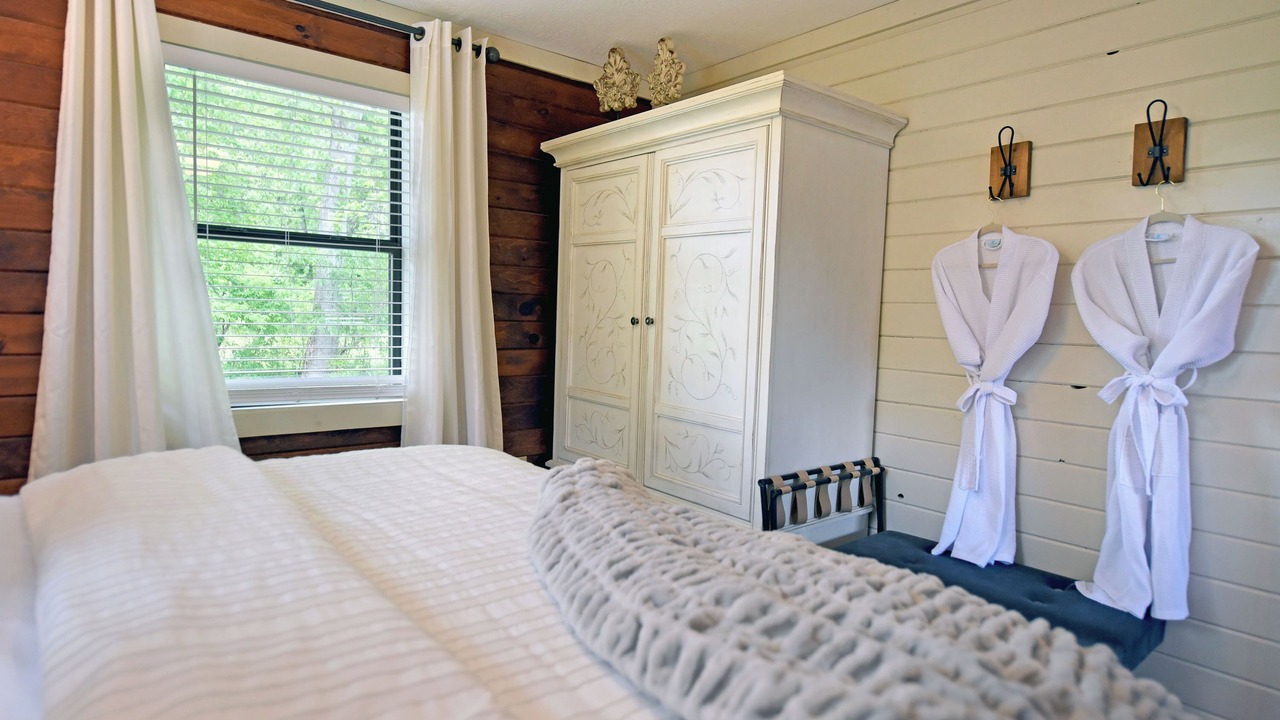Photo of Bedroom in Blairsville