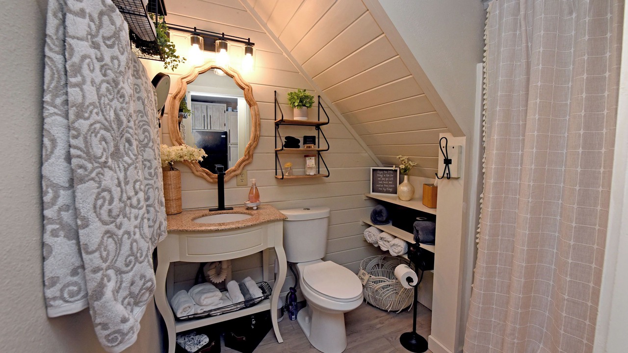 Photo of Bathroom in Blairsville