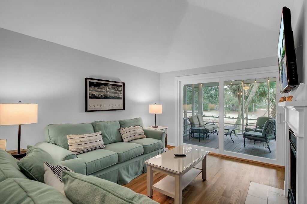 Photo of Livingroom in Twin Oaks