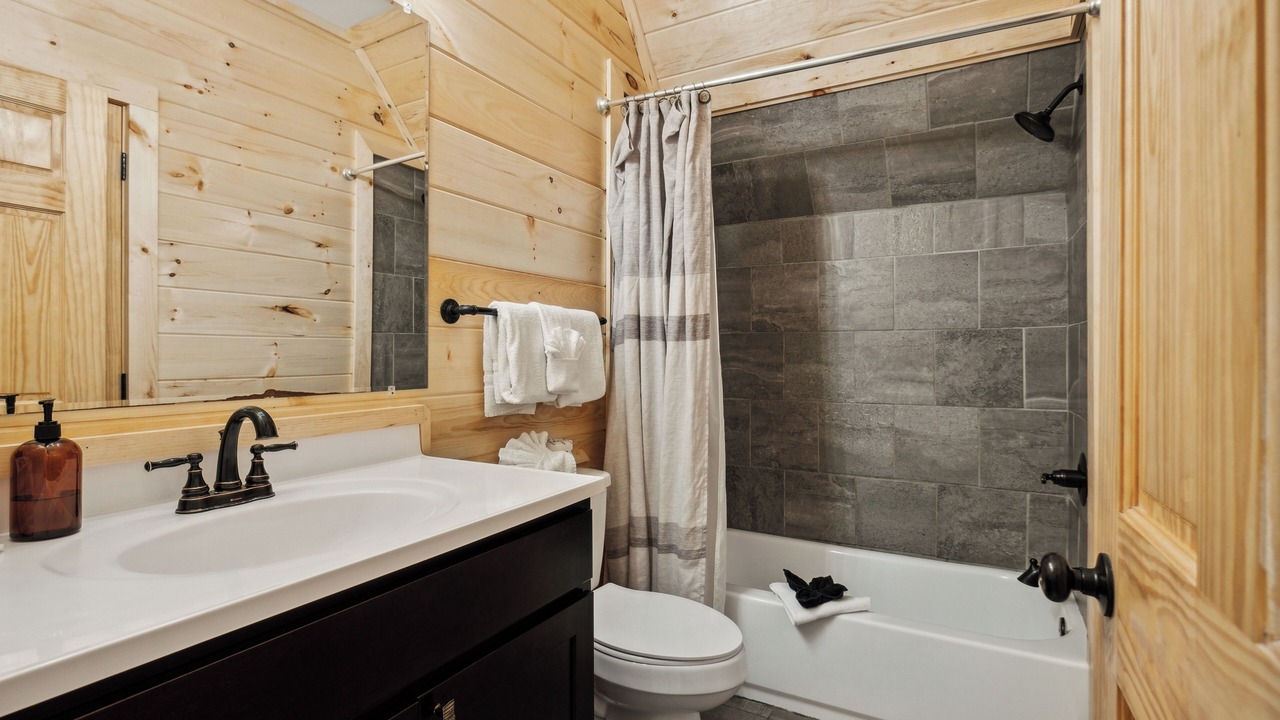 Photo of Bathroom in Chalet Village North