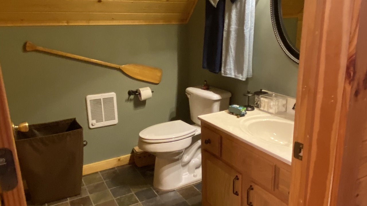 Photo of Bathroom in Mouth of Wilson