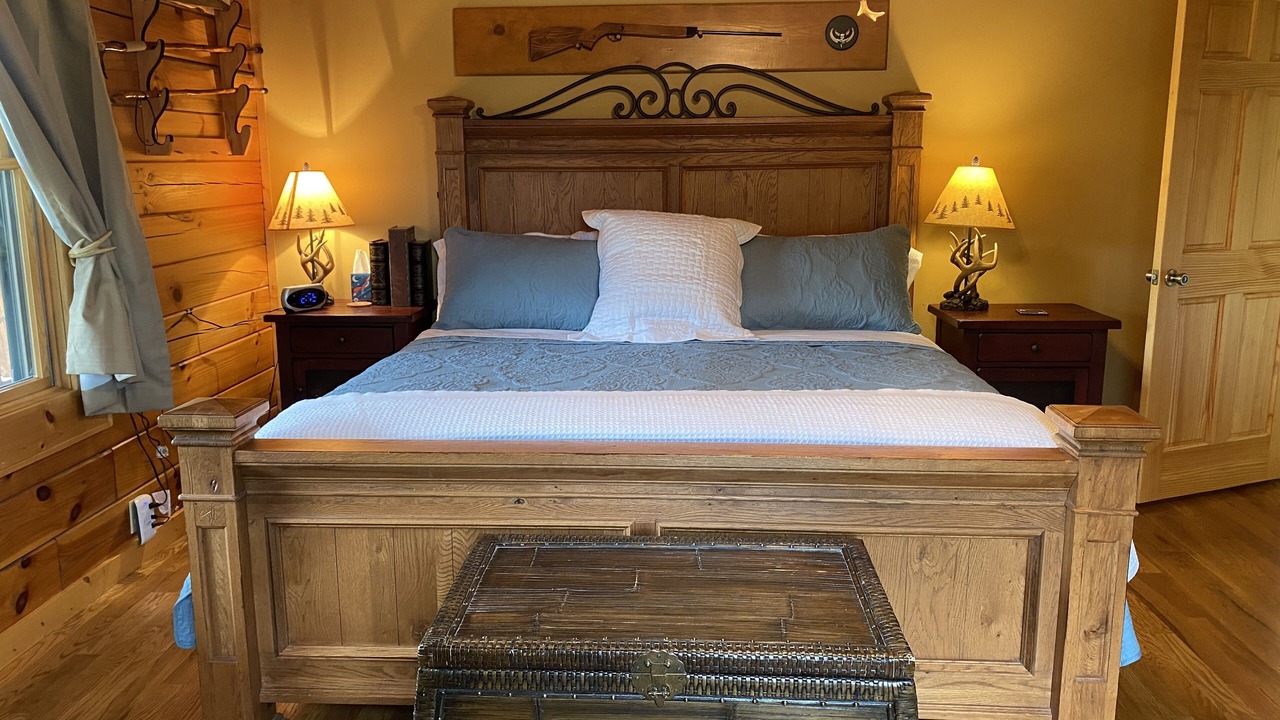Photo of Bedroom in Mouth of Wilson