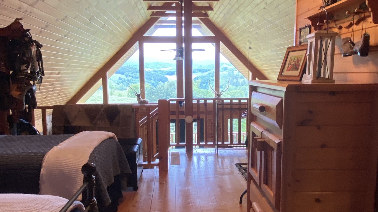 Photo of Bedroom in Mouth of Wilson